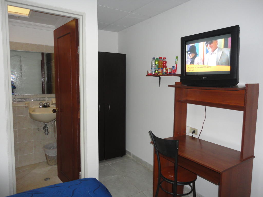 Hotel Fenix Real Bogota Ruang foto