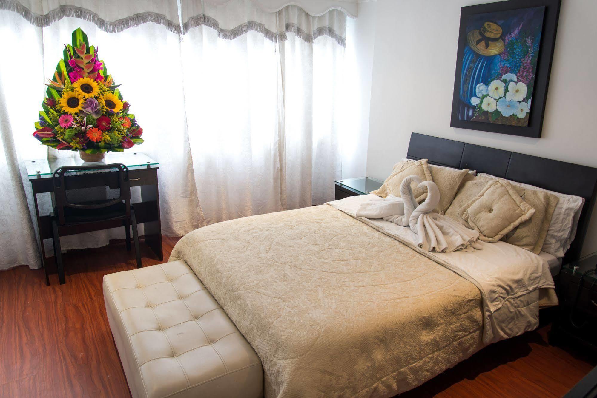 Hotel Fenix Real Bogota Bagian luar foto