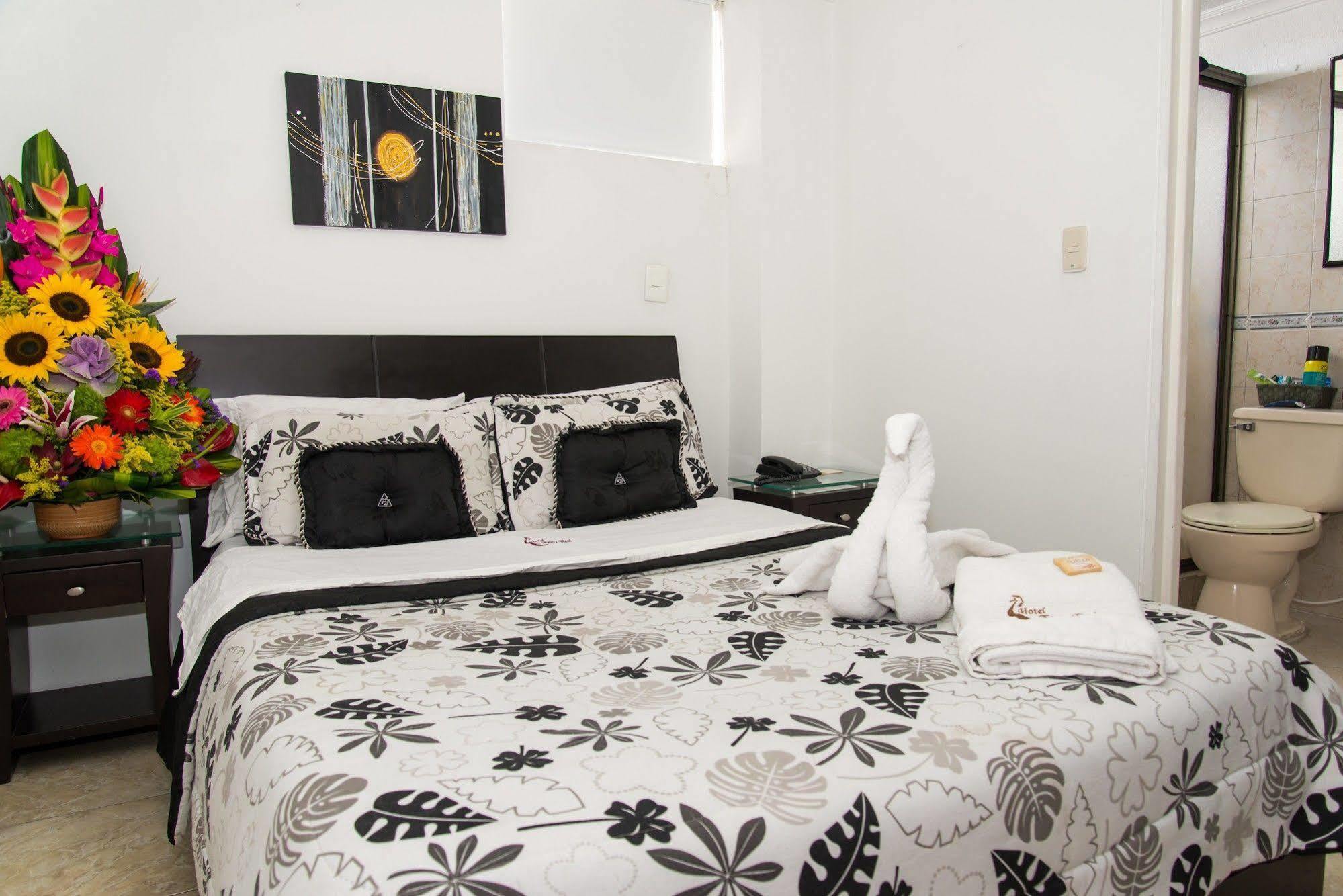 Hotel Fenix Real Bogota Bagian luar foto