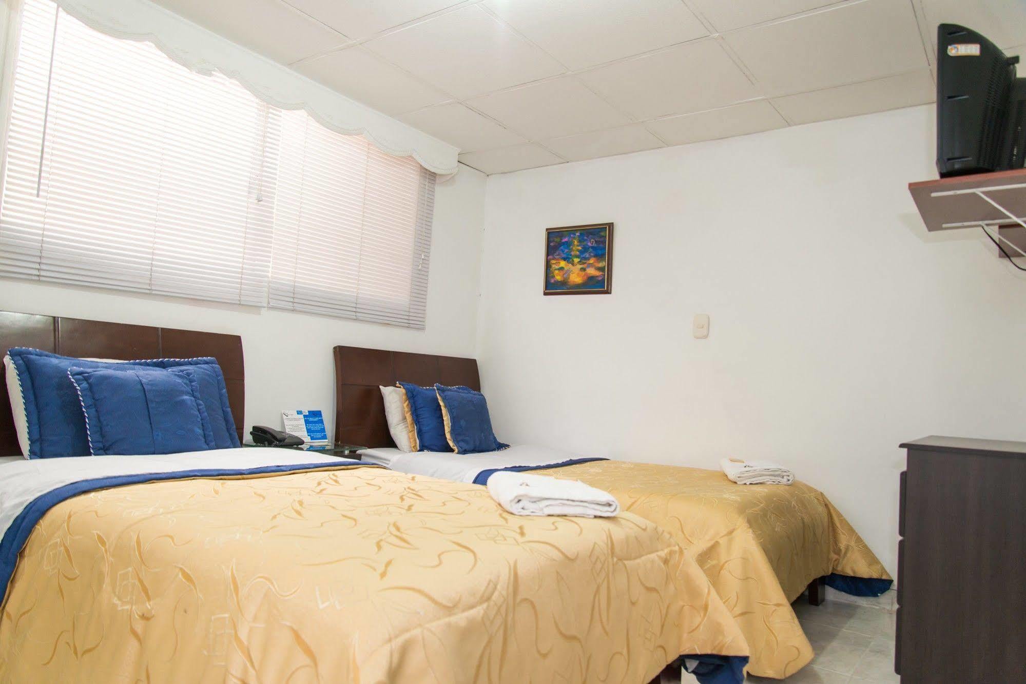 Hotel Fenix Real Bogota Bagian luar foto