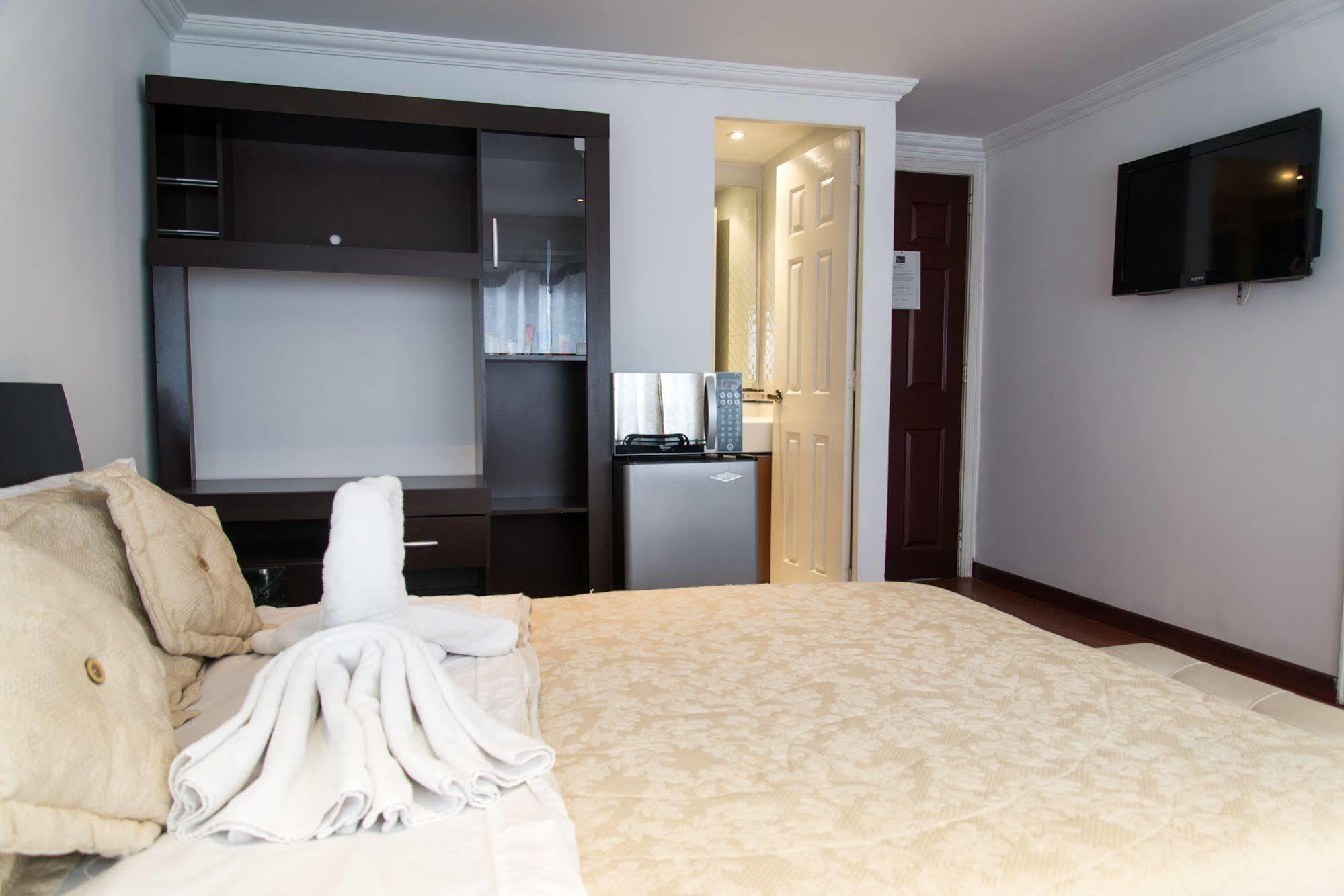 Hotel Fenix Real Bogota Bagian luar foto