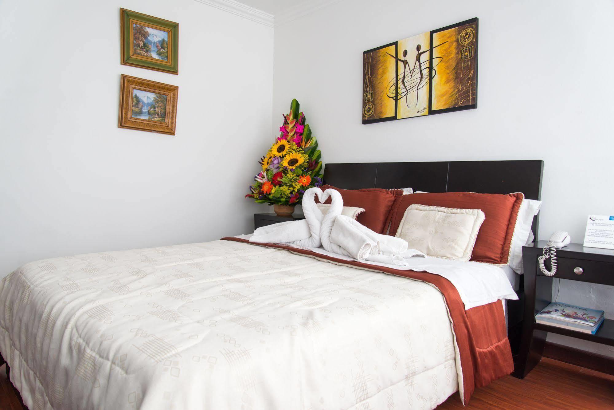Hotel Fenix Real Bogota Bagian luar foto
